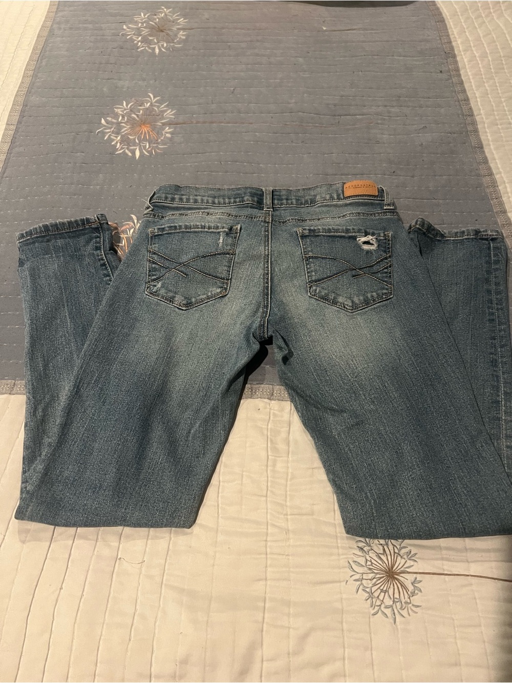 Aeropostale Skinny Jeans - Medium Blue Wash